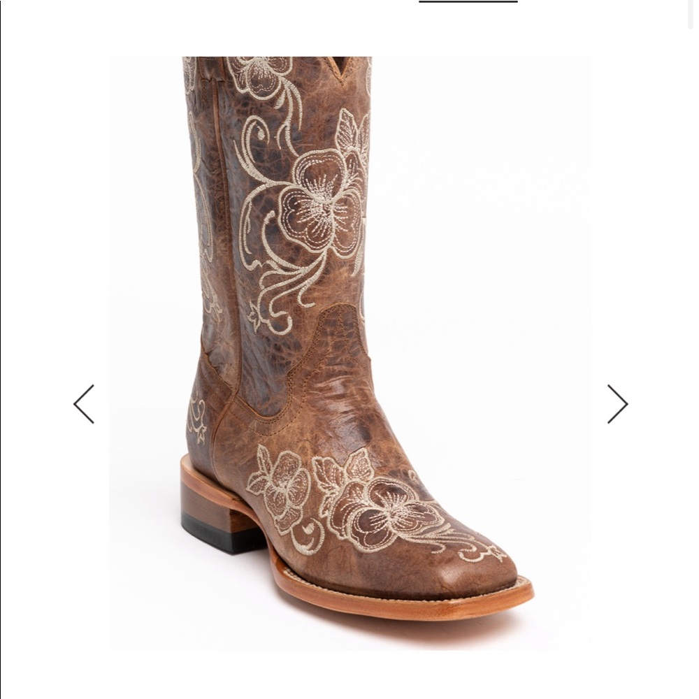 Shyanne Women’s square toe boots